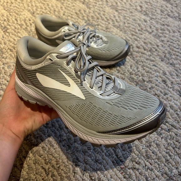 Women’s Brooks Ghost 10 - Picture 2 of 3